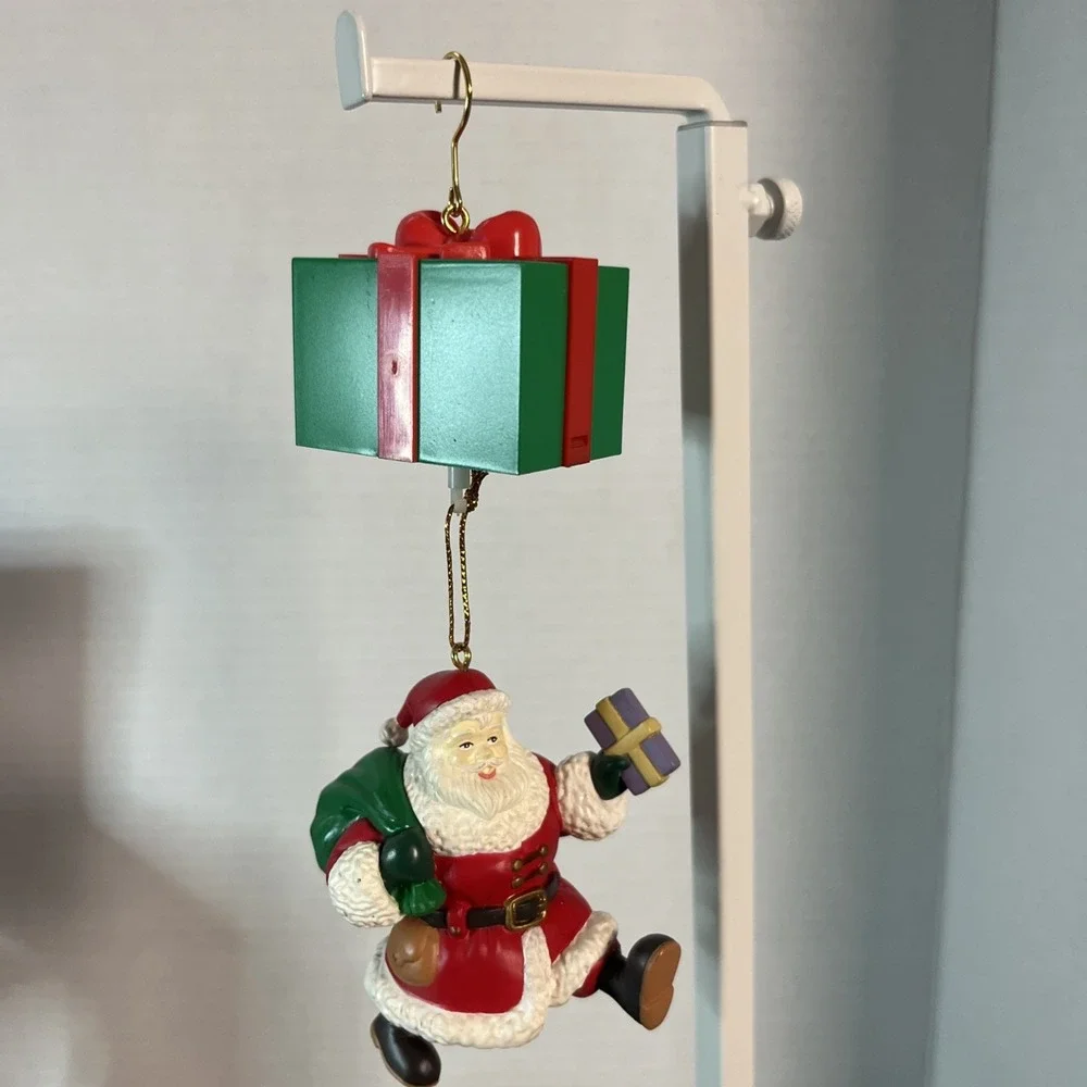 Mistletoe Magic Solar Motion‎ Ornament Spinning Santa Claus Christmas Hanging